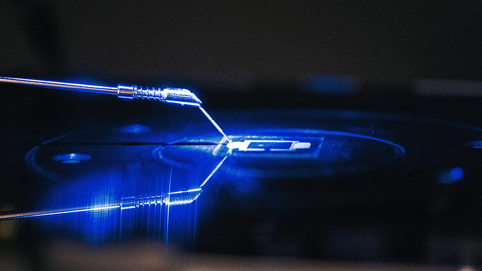 NUS researchers achieve breakthrough in stabilising vapour-deposited perovskite-silicon tandem solar cells, paving the way for real-world deployment